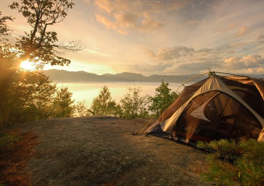 Um acampamento no Lago Crater